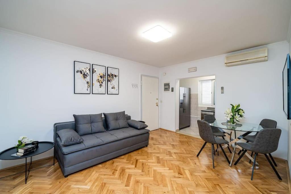 Apartman Knego With Parking Ragusa Esterno foto