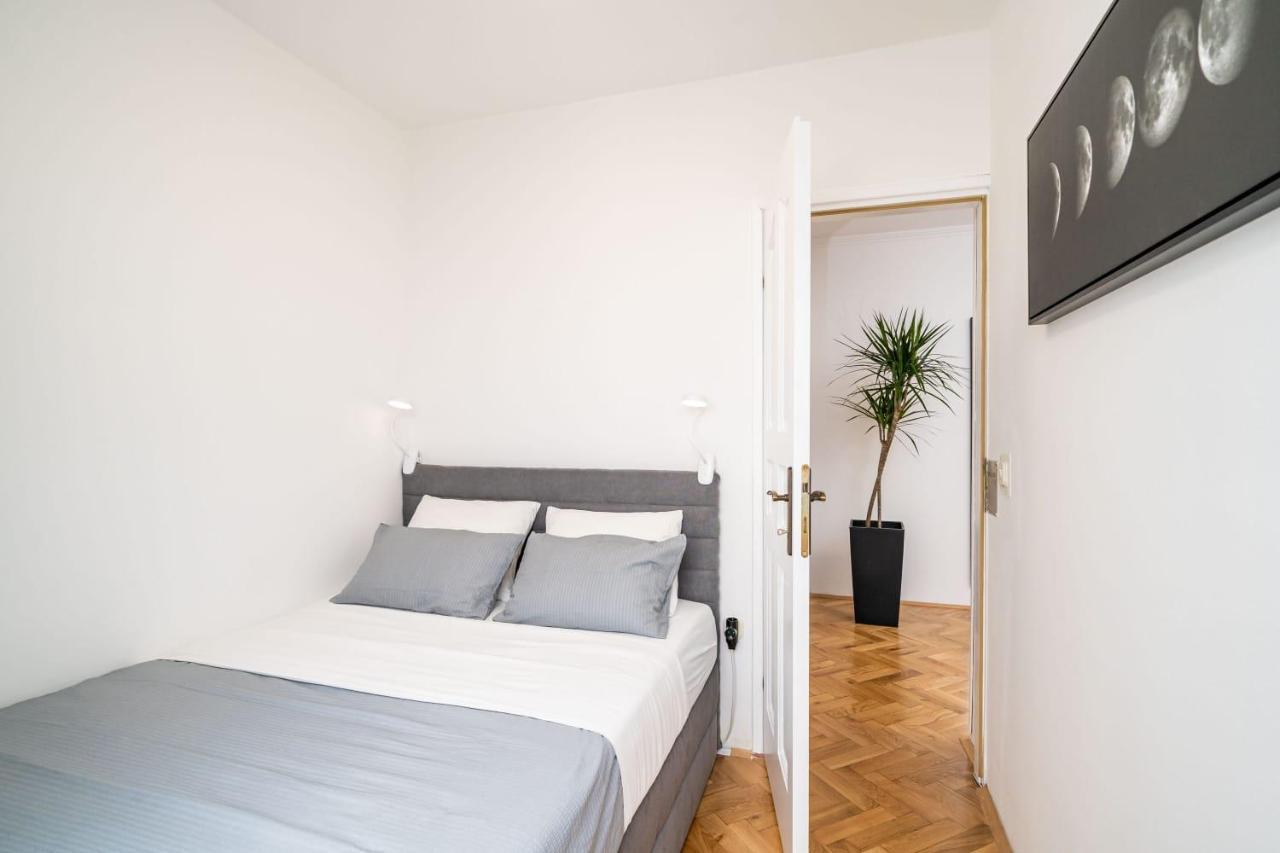 Apartman Knego With Parking Ragusa Esterno foto