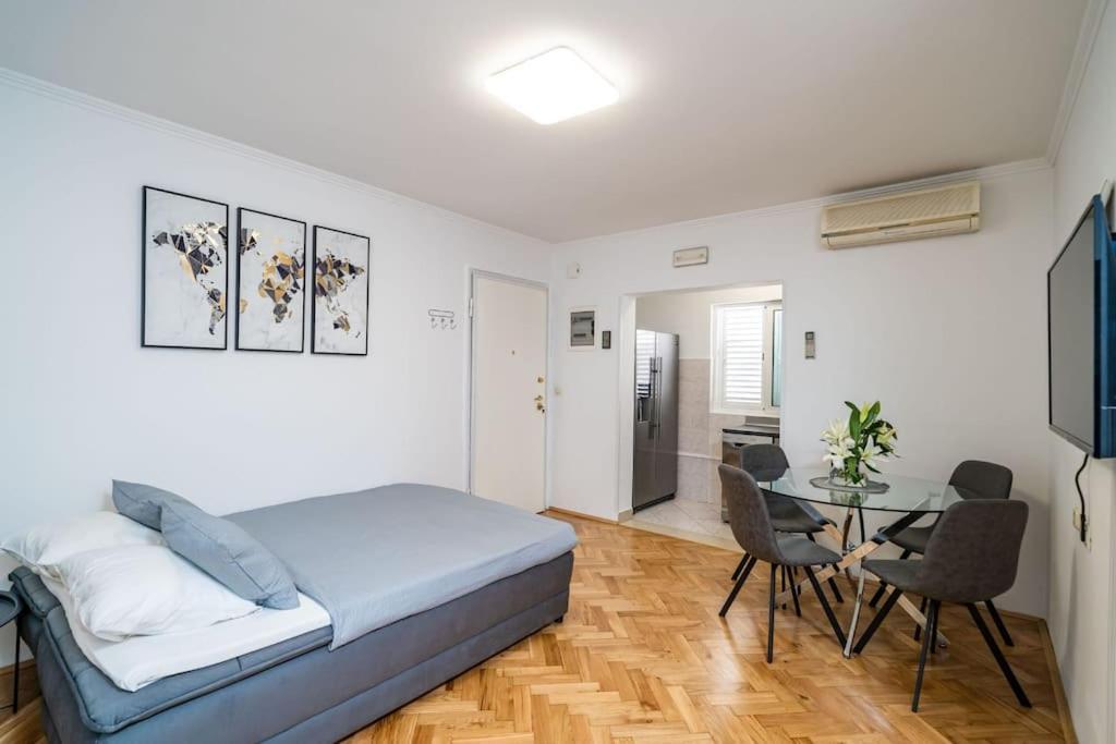 Apartman Knego With Parking Ragusa Esterno foto